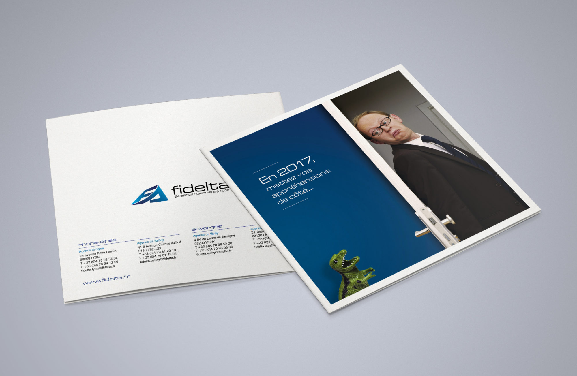 Mockup – Double Square Leaflet